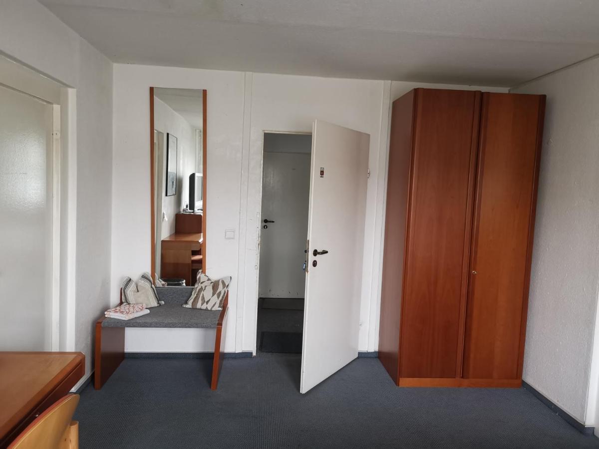Tws Pension An Der B1 Maagdenburg Kamer foto